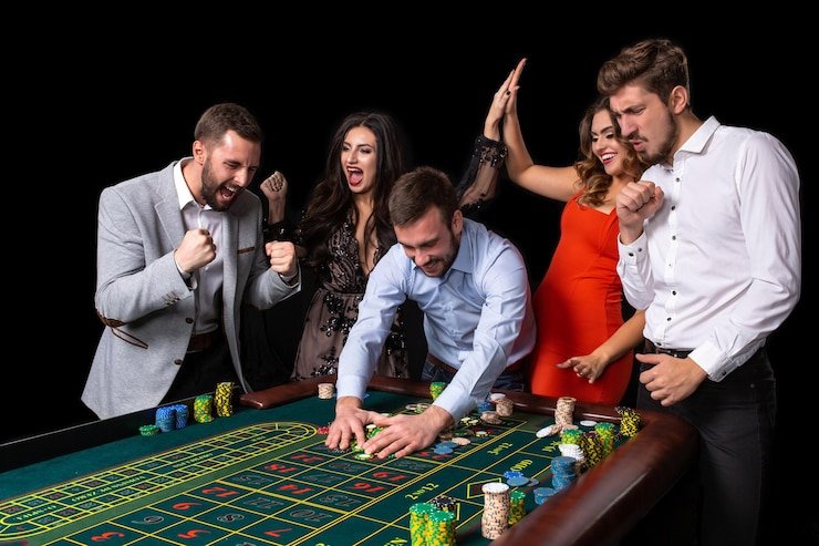 Recently Played dashboard on ziatogel resmi mobile app showing live baccarat table, Fortune Tiger slot, and Liga 1 match feed